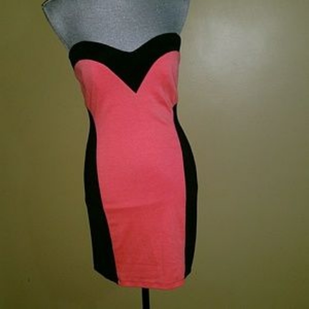 ⭐️ 5/$25 City Studio Party Dress